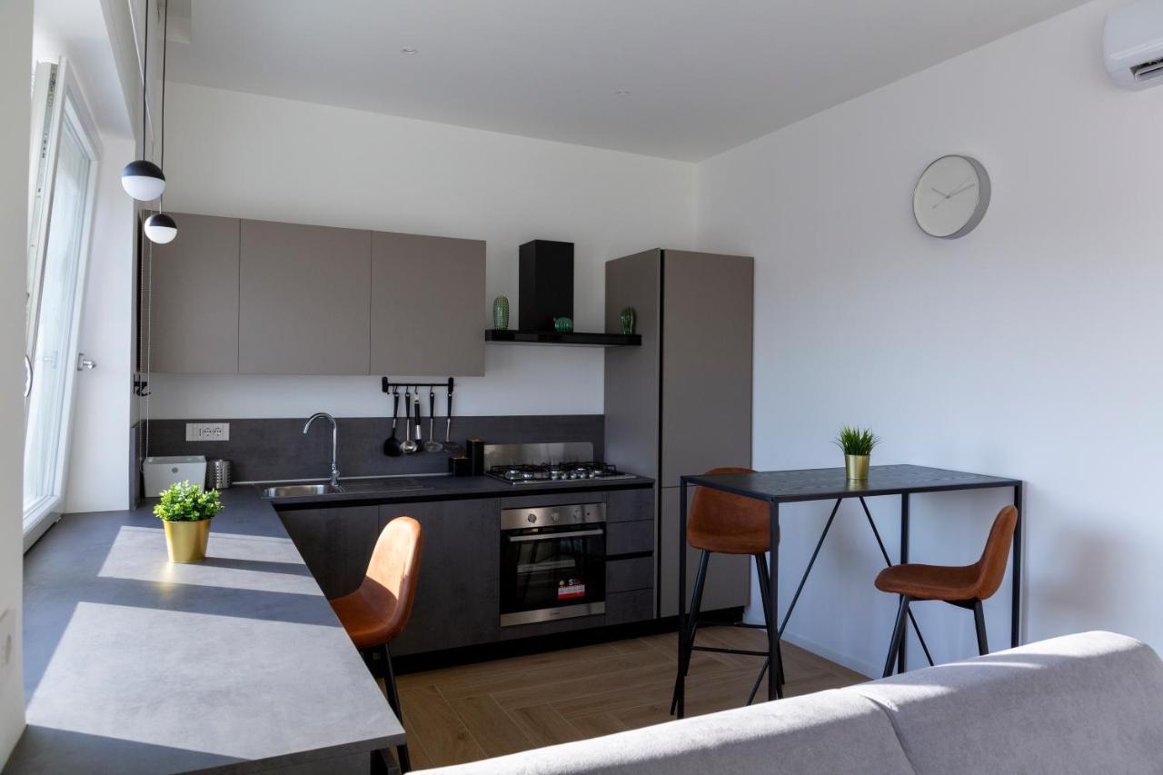 7Th Floor Apartment فوجيا المظهر الخارجي الصورة